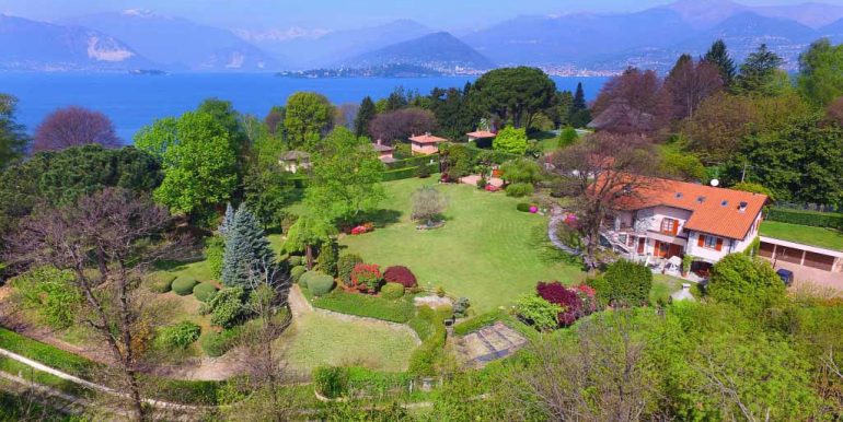 LUX99777624cerro-di-laveno-villa