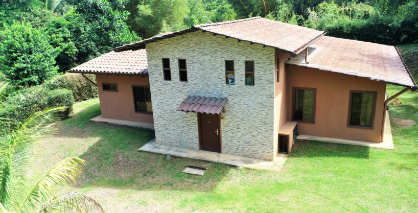 New, Easy Access Home with Pool and Private Yard on Calle Perezoso in Ojochal