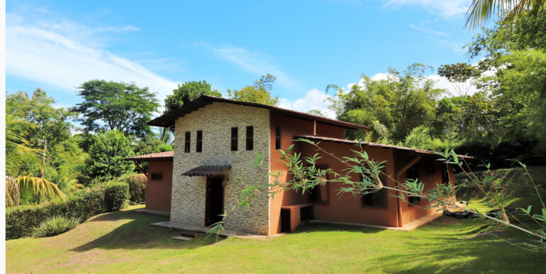 Ojochal-Perezoso-ItalianHouse-front1-5