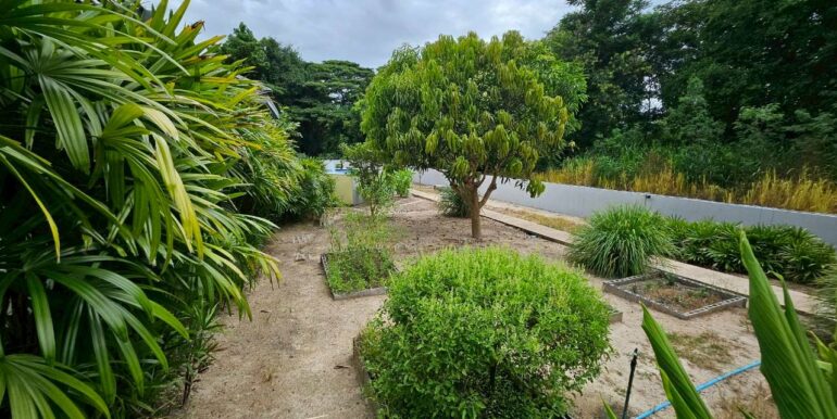 LINE_ALBUM_K.Ayyub house._250826_28