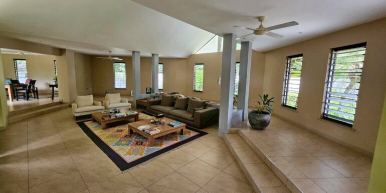 LINE_ALBUM_K.Ayyub house._250826_34