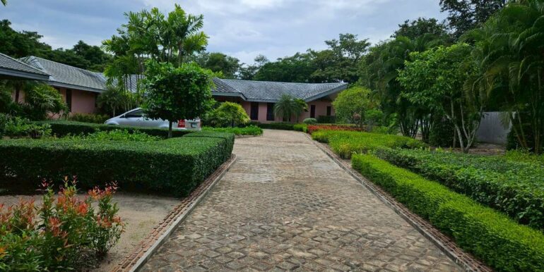 LINE_ALBUM_K.Ayyub house._250826_39