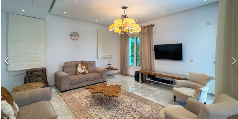 WhatsApp Image 2025-09-07 at 17.23.18 (1)