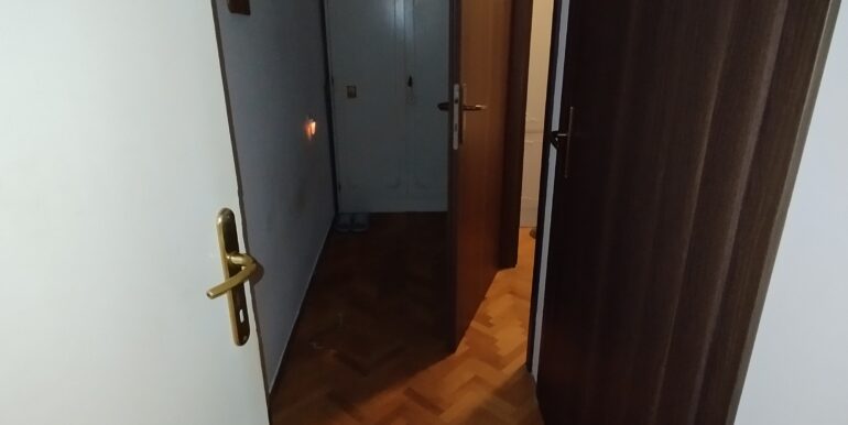 1000192946